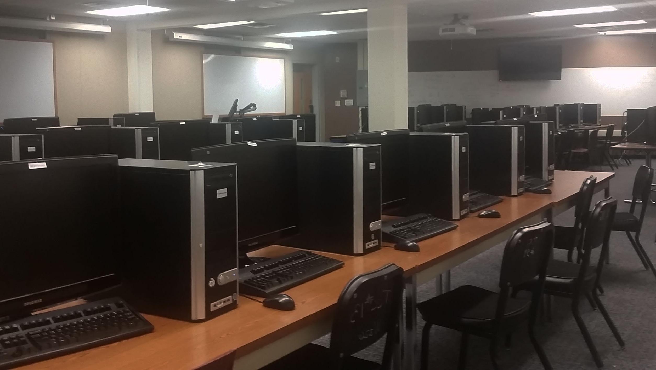 Picture of ITC's academic lab in Speare 23